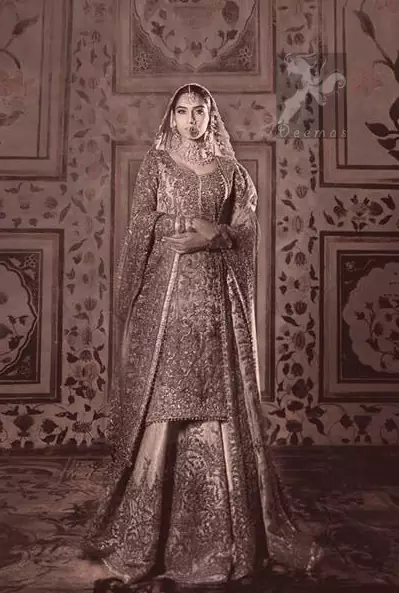 Pakistani Bridal Dress - Off-White Shirt Jamawar Lehenga Embroidered Dupatta