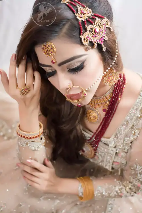 It comes with heavy embellished lehengha which has been adorned with large border on hemline. It is artistically coordinated with