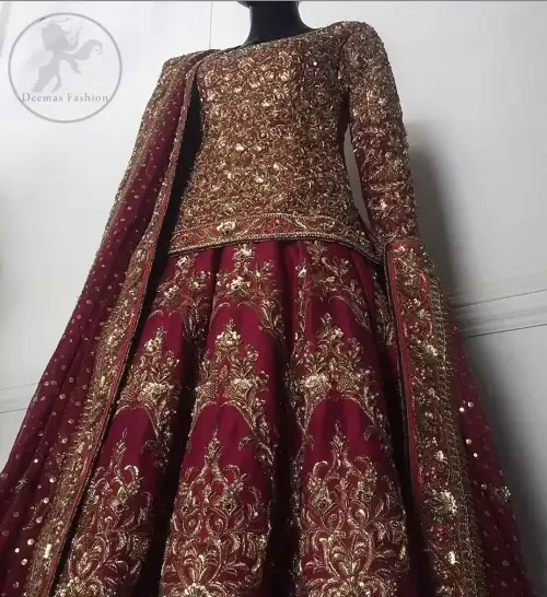This outfit is meticulously highlighted with antique shaded kora dabka, tilla, sequins and swarovski. This dress is beautifully sculptured with