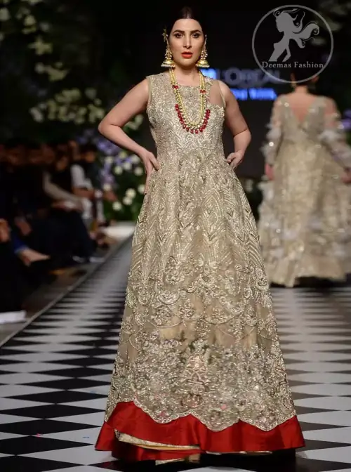 Delicately crafted and personifying chic elegance with an element of grandiose. This dress is beautifully sculptured with floral embroidery, adorned