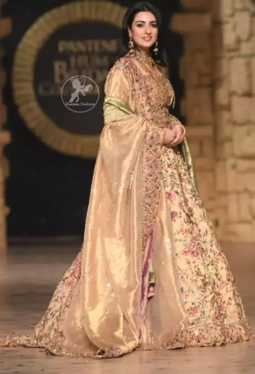 Modern yet traditional: This regal muddy waters maxi is an immensely captivating traditional piece, enhancing the art of classical heritage