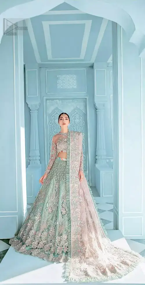 A enchanting amalgamation. This fairytale ensemble is everything that you need to impress everyone. The fusion of rich fabrics intricately