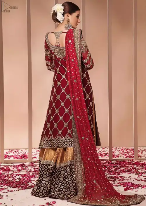 This style-savvy bride totally pulled off our classic bridal wear with an unmatchable grace and giving major bridal goals. The