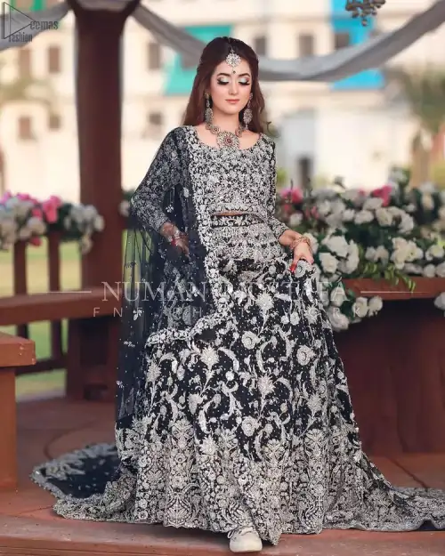 Crafted with love. This outfit is classically designed to make your memorable day beautiful as it should be. Unique craftsmanship