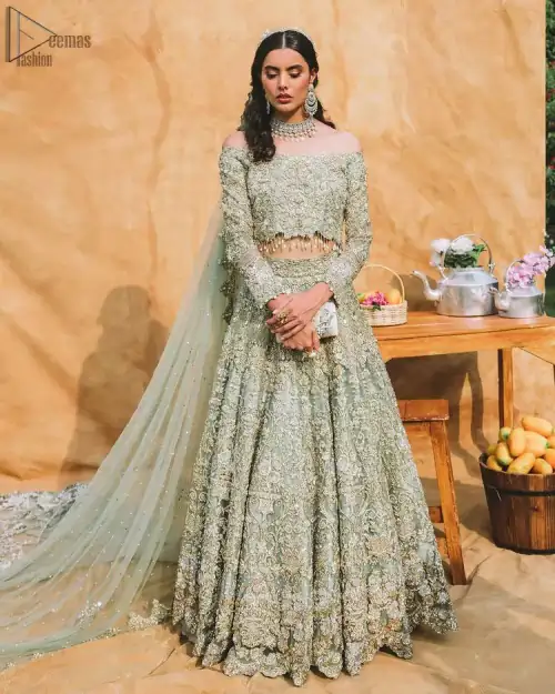 Enhance your beauty by dressing in magic. The most beautiful day of your life deserves an overall dome of perfection,