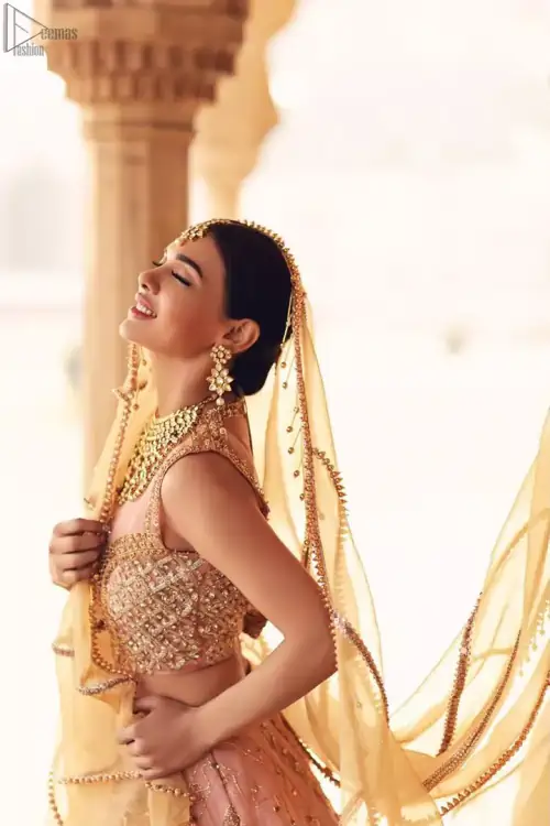 Take all the attention of the guests with your exquisite look with one of the best outfits from Deemas Fashion.