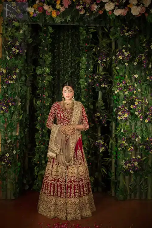 Looking perfectly gorgeous is not a mere utopia. You already appear stunning but with the Crimson Lehenga Blouse on you,