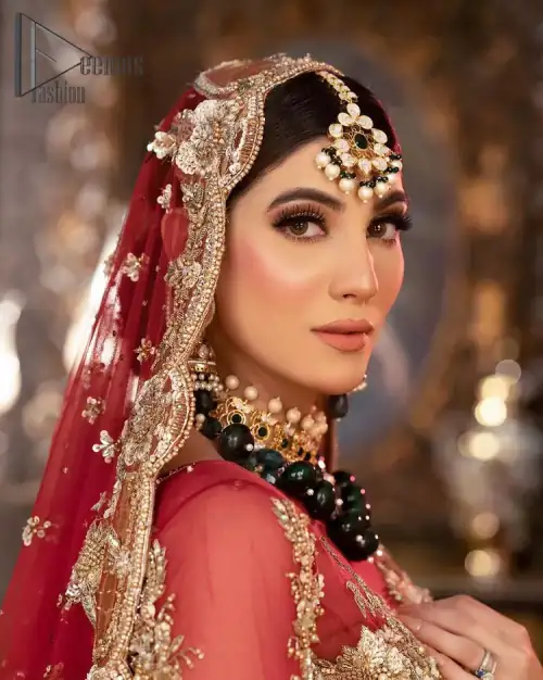 Take your style up a few notches with this bold yet elegant piece on your Big day. This red full