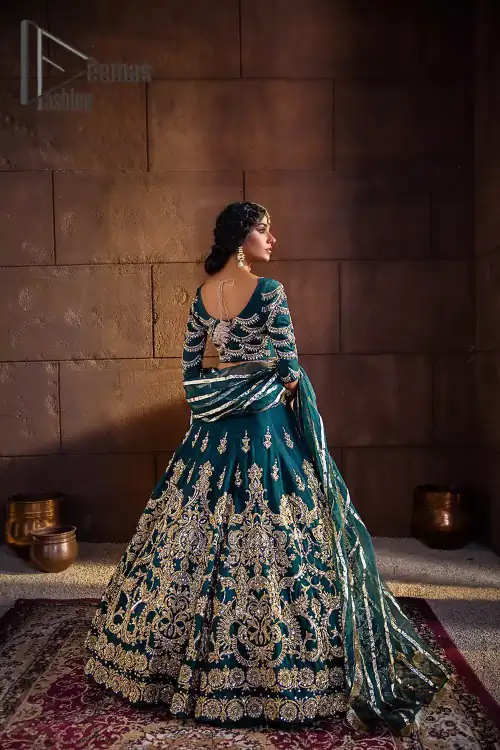 Make your day swirl and twirl in our teal blue outfit. This full sleeves teal blue blouse embellished with kora,