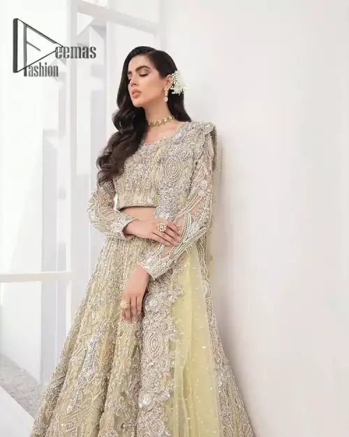 A dream come true for girls who love to play with their looks in a fashionable look. We don't even