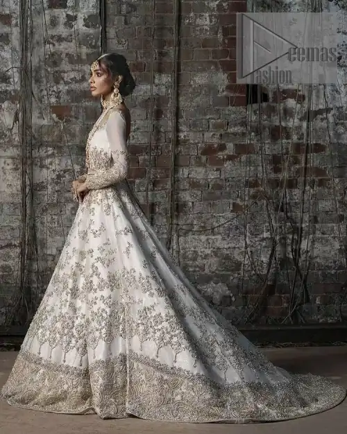 Back train is a dreamy silhouette designed to highlight you like the dazzling jewel on your walima day. The back