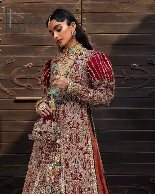 Look in my eyes, look how they shine for you and everything you do. DeemasFashion presents a very traditional outfit