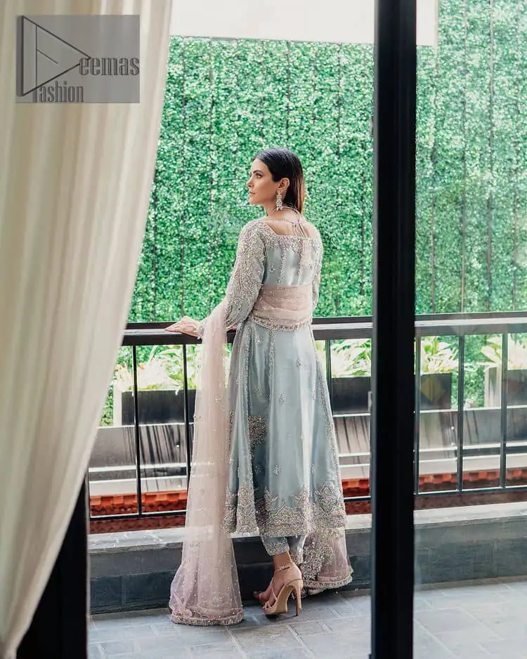 Light blue just follow the pattern of sky to make everyone selenophile. DeemasFashion presents this article in the light blue colour rendered with silver embroidery which includes cystal, tilla, dabka and mainly crystals to give you a dreamy fairy look. The square neckline of the frock added super beauty to the outfit when comes with full sleeves. Furthermore, it is paired up with straight pant whuch is adorned with silver border embroidery. End up this article with dupatta in the same colour having a four-sided embellished border and sequins sprayed all over to follow the pattern of sky.