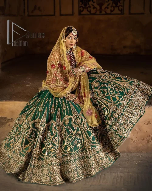 The blushing moment you found your dream mehndi outfit. This mehndi outfit is handsomely and attractively prepared in the level