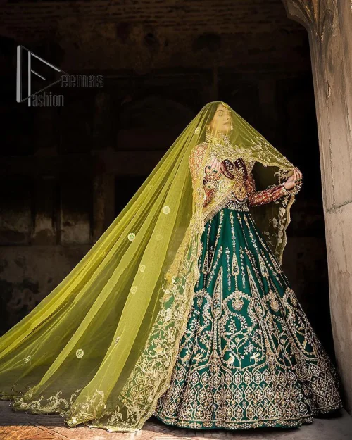 The blushing moment you found your dream mehndi outfit. This mehndi outfit is handsomely and attractively prepared in the level