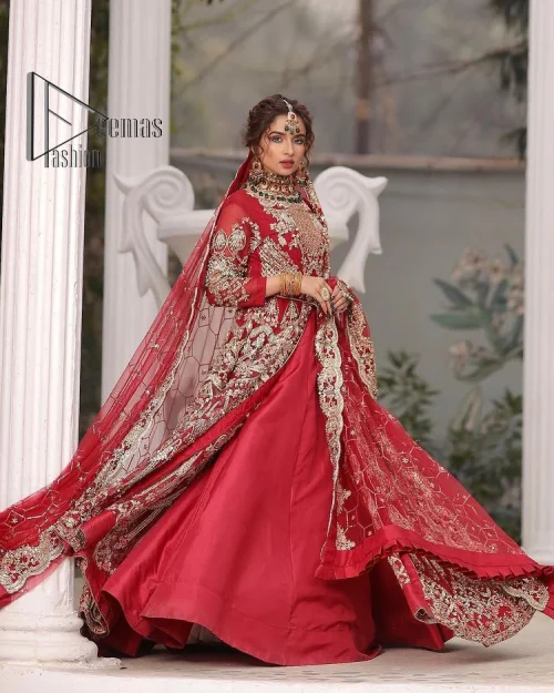 Marry someone who makes your heart shine. Wear what makes your soul shine. Introducing this Pakistani reception outfit which begins