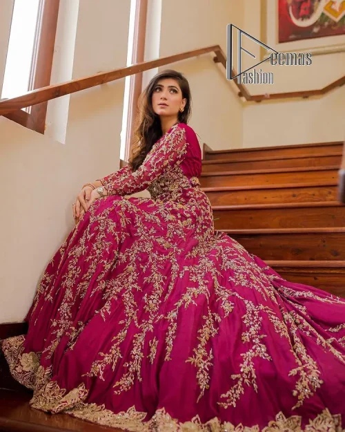 Stripes are the new pinky vibes. Introducing the Pakistani walima dress in the shade of shocking pink. This easy-breezy, romantic