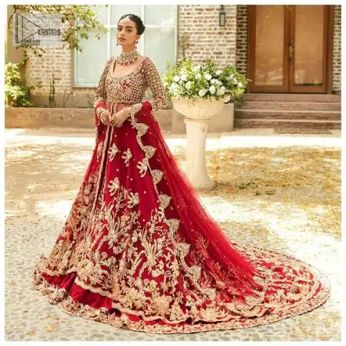 Vibrant outfit to make your reception day more shiny and bright. DeemasFashion presents this maxi in deep red colour, featuring