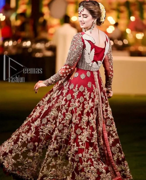 The magic of luxurious romantic silhouettes, giving out love and letting it come in. A maroon frilled maxi that is