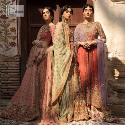 Get dreamy, get cosy and get ready for the party event. DeemasFashion presents coral frot open maxi with boat shape