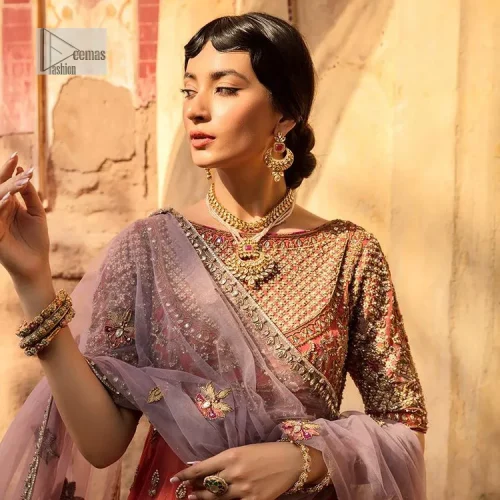 Get dreamy, get cosy and get ready for the party event. DeemasFashion presents coral frot open maxi with boat shape