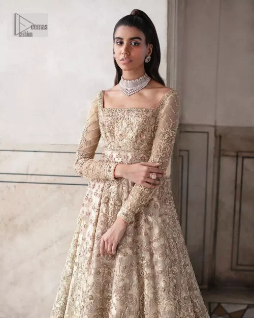 Ooze beauty and elegance in this simple yet amazing ensemble. This walima outfit in the off-white colour is a  magnificent