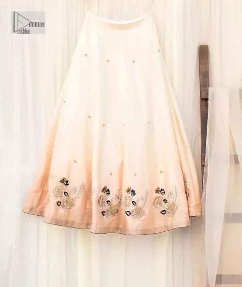 The fusion of this softest canvas decorated with vibrant contrasts is all you need to stun at any party! The