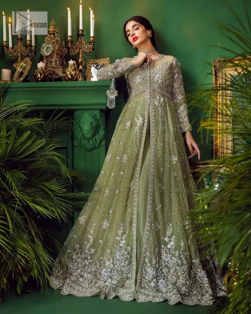 Experience the joy of a wedding in dreamy ensembles. Bringing old-world charm into your festive ensembles, it is a front