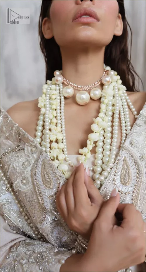 Get this ever-trending floral walima outfit.  Keep it romantic and fantastic with the DeemasFashion latest articles! The soft green blouse