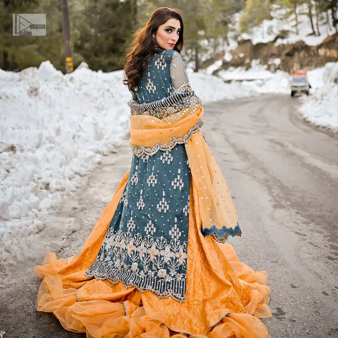 Sehargohar shines in a gold tissue and zari net long shirt. It is supported  by a jamawar lehenga with a trail and paired with a tissue… | Instagram