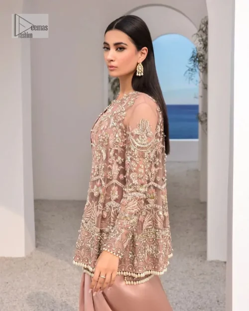 Rich shades and stunning details of party outfit – you’ll be making heads turn. A 2 pc outfit with a