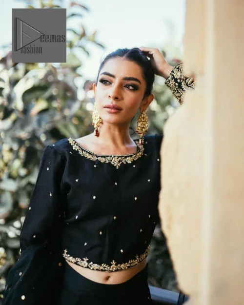 She wears a black colour as her wedding dress and looked stunning on her party event. DeemasFashion presents this outfit