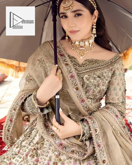 The beautiful floral patterns of this walima wear for versatile you! The?blouse is intricately emblazoned with multiple colour embellishments. Beautiful