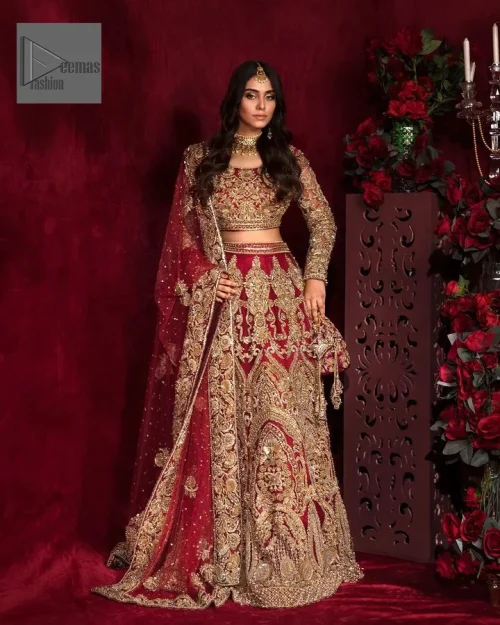 The following lehenga choli is organized with a dupatta framed with four-sided embellished borders and tiny floral motifs, sequins spray