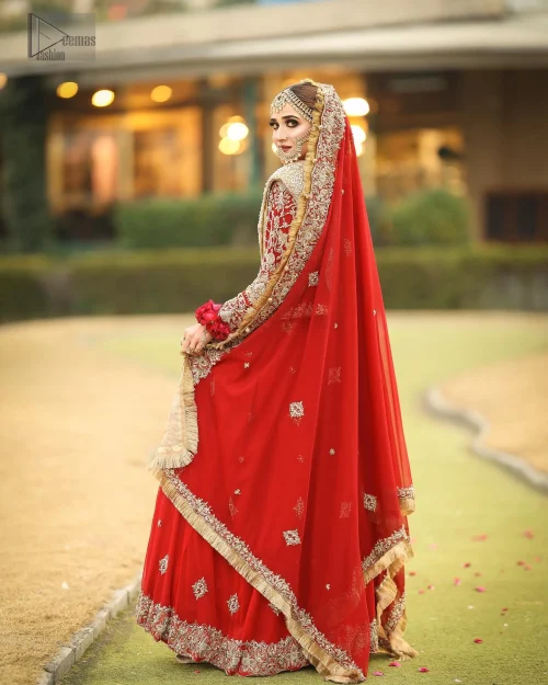 Not to forget, the graceful neckline and full sleeves offer timeless elegance, ensuring you radiate beauty and confidence on your