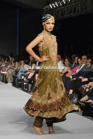 Latest Pakistani Fashion Outfit Mehndi Green Pishwas